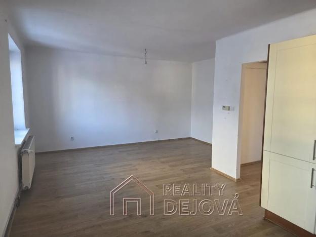 Pronájem bytu 2+kk, Krnov, Seifertova, 58 m2