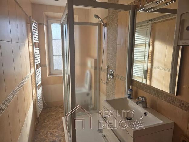 Pronájem bytu 2+kk, Krnov, Seifertova, 58 m2