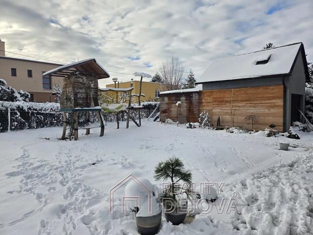 Prodej rodinného domu, Hrabyně, 180 m2