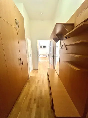 Pronájem bytu 2+kk, Praha - Nové Město, U půjčovny, 37 m2