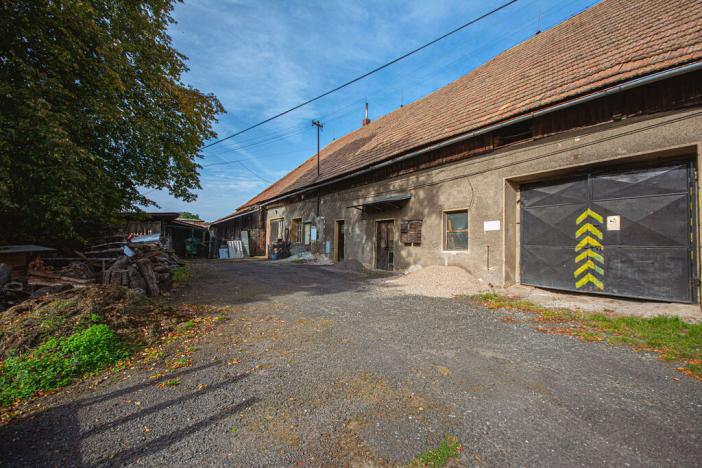 Pronájem ostatní, Holovousy