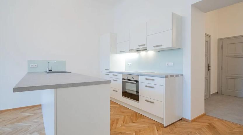 Pronájem bytu 4+kk, Praha, Křižíkova, 2 m2