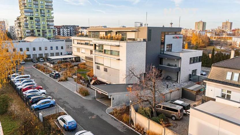 Pronájem obchodního prostoru, Pardubice, Na Spravedlnosti, 110 m2