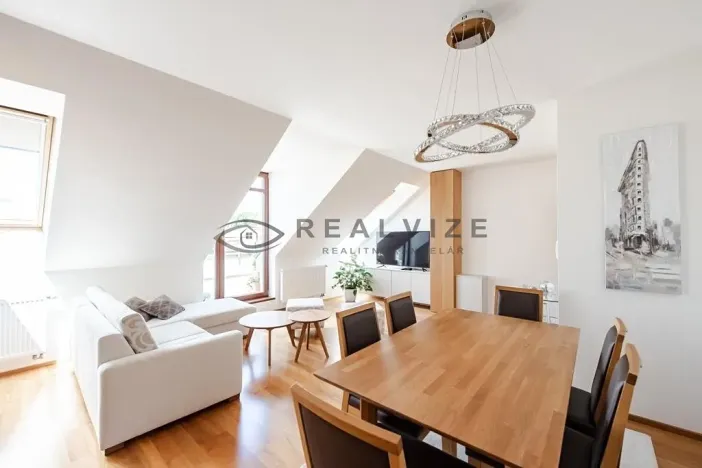 Pronájem bytu 3+kk, Hluboká nad Vltavou, Masarykova, 86 m2