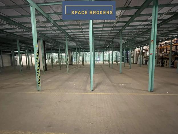 Pronájem skladu, Hradec Králové, 2880 m2