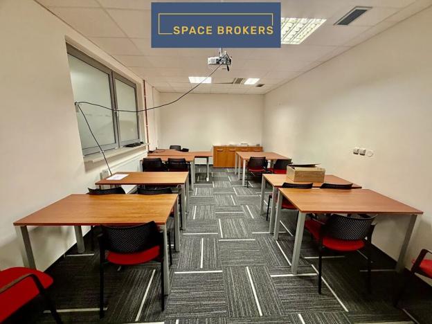 Pronájem skladu, Hradec Králové, 2880 m2