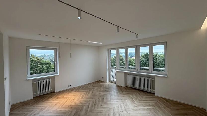 Pronájem bytu 2+1, Zlín, Věžové domy, 65 m2