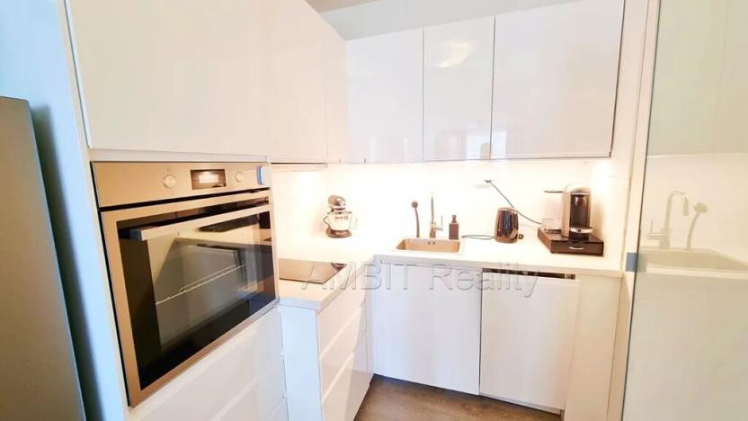 Pronájem bytu 2+kk, Praha - Hlubočepy, Voskovcova, 42 m2