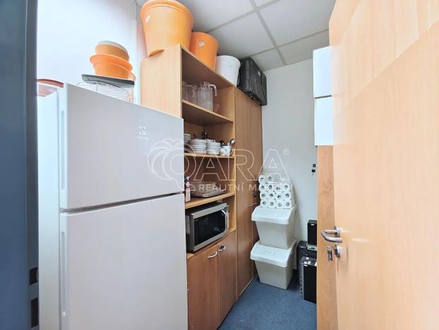 Pronájem kanceláře, Praha - Nusle, Hvězdova, 240 m2