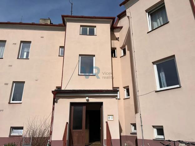 Prodej bytu 2+1, České Velenice, Komenského, 80 m2