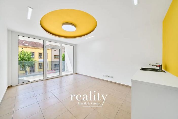 Pronájem kanceláře, Znojmo, Jarošova, 17 m2