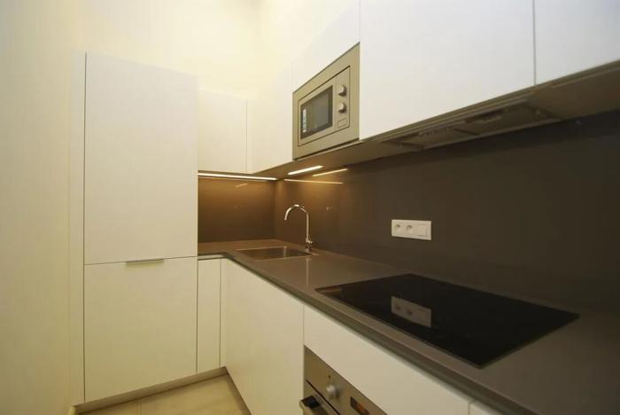 Pronájem bytu 3+1, Praha - Nové Město, Bolzanova, 93 m2