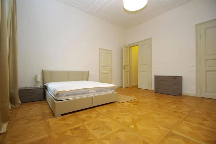 Pronájem bytu 2+1, Praha - Nové Město, Bolzanova, 92 m2