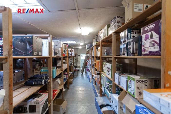 Pronájem obchodního prostoru, Praha - Strašnice, Starostrašnická, 501 m2