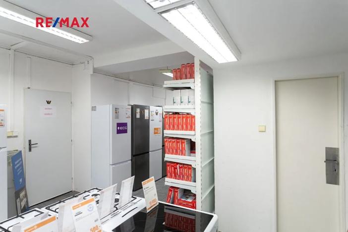 Pronájem obchodního prostoru, Praha - Strašnice, Starostrašnická, 501 m2