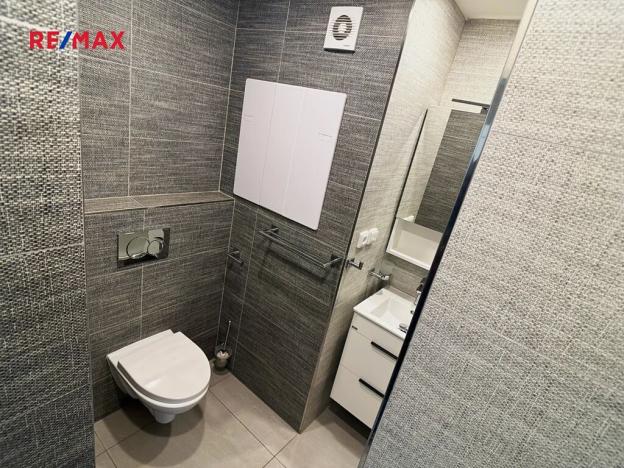 Pronájem bytu 1+kk, Praha - Prosek, Jetřichovická, 30 m2