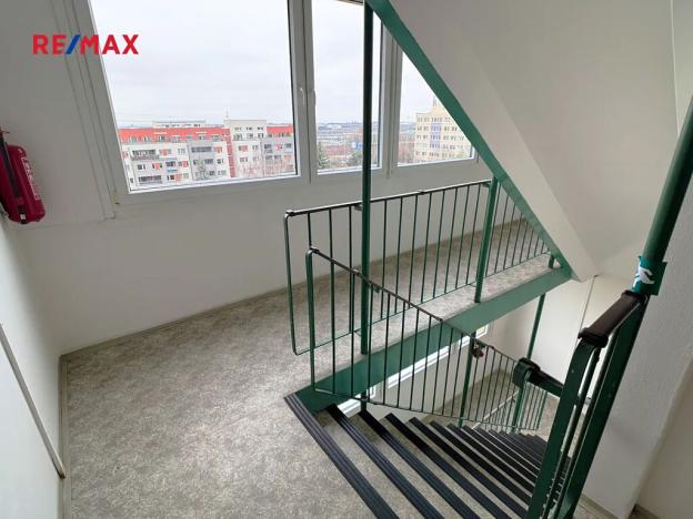 Pronájem bytu 1+kk, Praha - Prosek, Jetřichovická, 30 m2