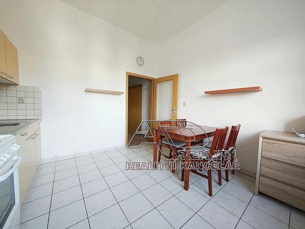 Pronájem bytu 1+1, České Budějovice, Husova tř., 40 m2