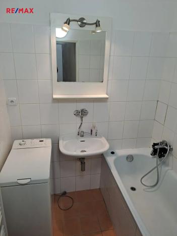 Pronájem bytu 1+1, Praha - Břevnov, Pod Marjánkou, 40 m2