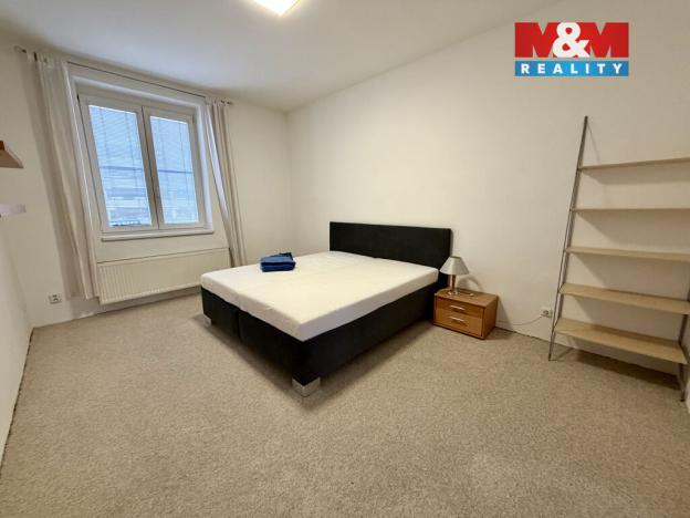 Pronájem bytu 3+1, Pardubice - Zelené Předměstí, Smetanovo náměstí, 140 m2