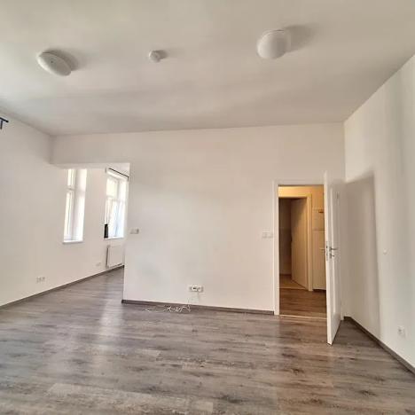 Pronájem bytu 2+kk, Praha - Holešovice, Na Maninách, 46 m2