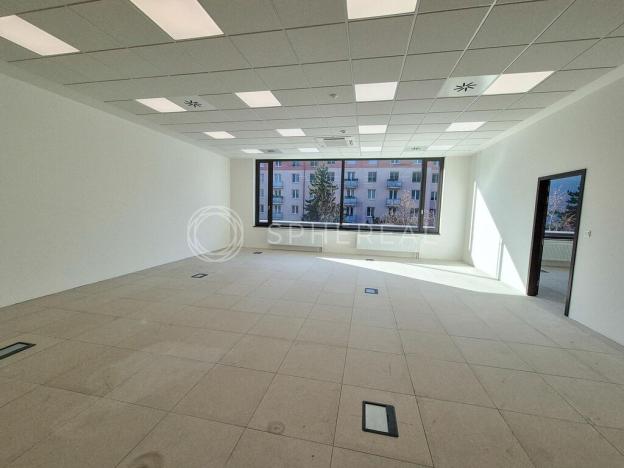 Pronájem kanceláře, Brno, Botanická, 900 m2