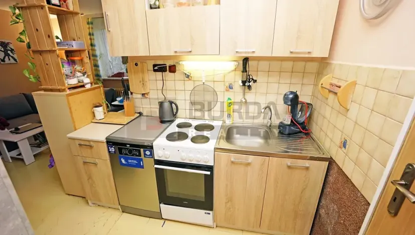 Prodej bytu 1+1, Neratovice, 28 m2