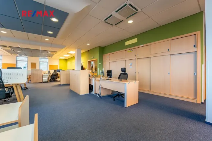 Pronájem obchodního prostoru, Kolín, Sladkovského, 540 m2