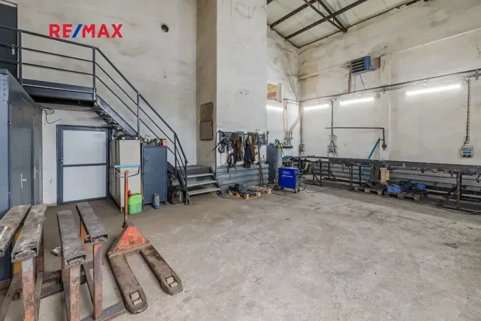 Prodej výrobních prostor, Neuměř, 405 m2