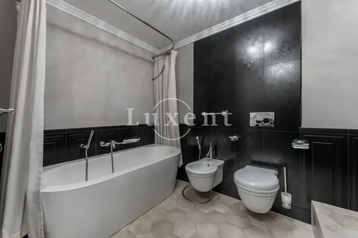 Prodej bytu 4+kk, Karlovy Vary, Vřídelní, 162 m2