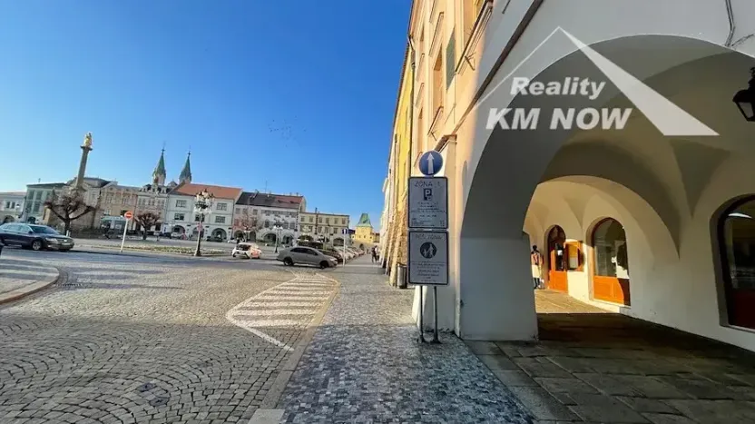 Pronájem obchodního prostoru, Kroměříž, Velké náměstí, 55 m2