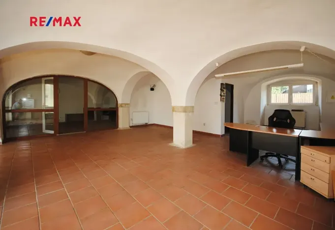 Prodej komerční nemovitosti, Církvice, 6984 m2