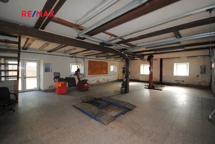 Prodej komerční nemovitosti, Církvice, 6984 m2