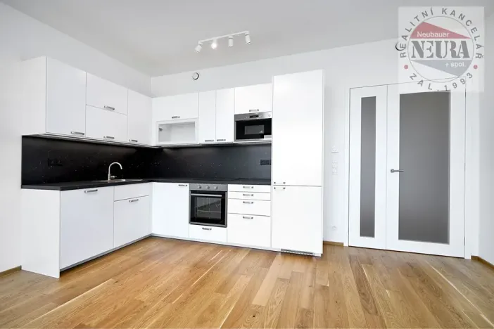 Pronájem bytu 2+kk, Praha - Holešovice, Jankovcova, 65 m2