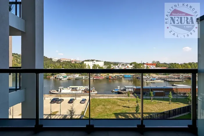 Pronájem bytu 2+kk, Praha - Holešovice, Jankovcova, 65 m2