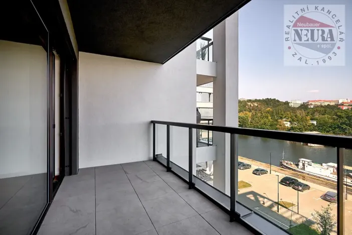 Pronájem bytu 2+kk, Praha - Holešovice, Jankovcova, 65 m2