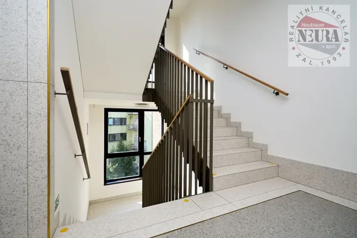 Pronájem bytu 2+kk, Praha - Holešovice, Jankovcova, 65 m2