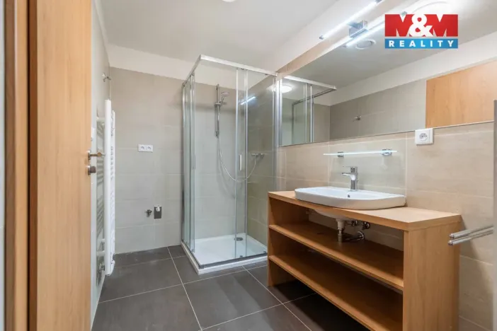 Pronájem bytu 1+kk, Plzeň - Doubravka, Dílenská, 45 m2