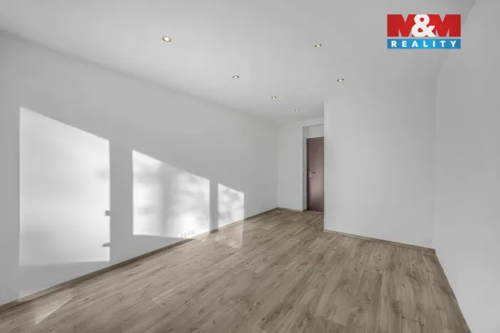 Prodej bytu 3+1, Praha - Klánovice, Medinská, 81 m2