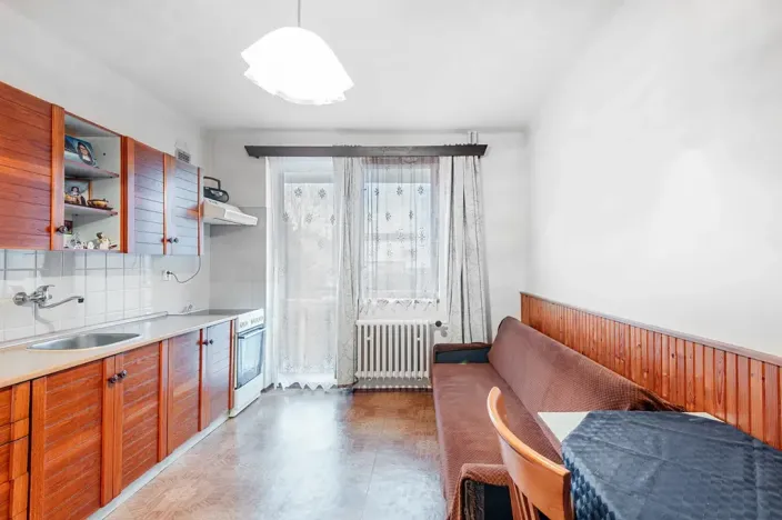 Prodej rodinného domu, Velim, náměstí Obránců míru, 180 m2