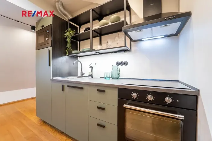 Prodej bytu 1+kk, Praha - Holešovice, Veverkova, 40 m2