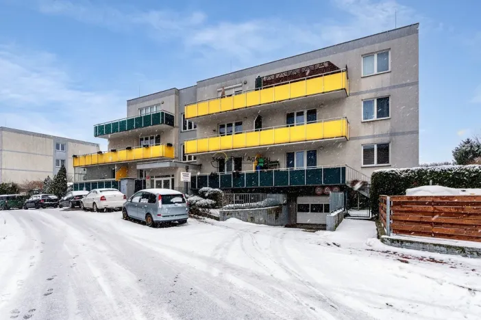 Prodej bytu 2+kk, Praha - Vinoř, Českodubská, 63 m2