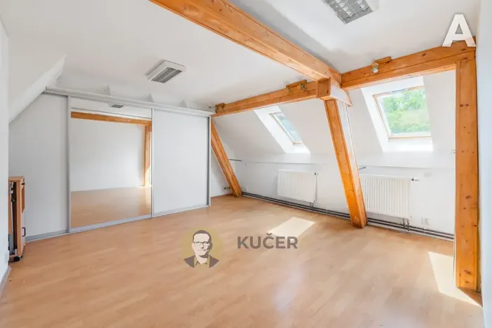 Prodej výrobních prostor, Velká Chmelištná, 550 m2