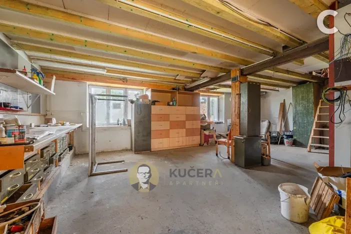 Prodej komerční nemovitosti, Velká Chmelištná, 550 m2