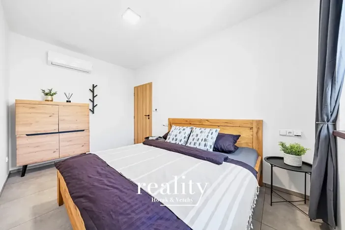 Prodej apartmánu, Perná, 205 m2