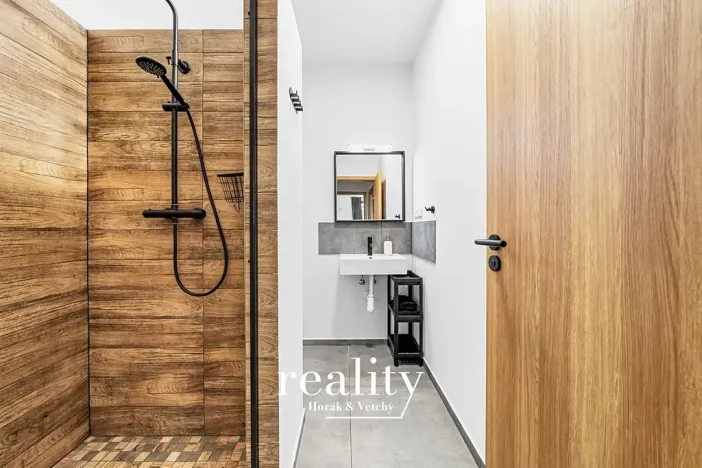 Prodej apartmánu, Perná, 205 m2