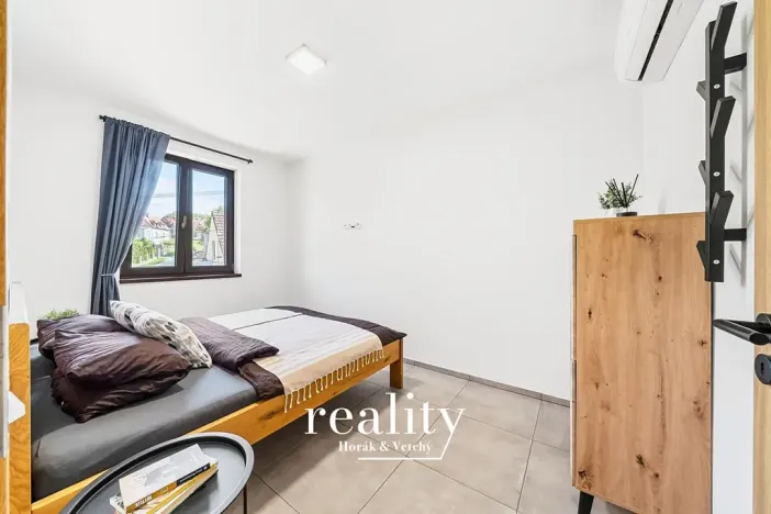 Prodej vícegeneračního domu, Perná, 205 m2