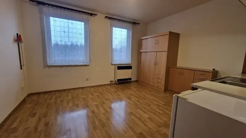 Prodej bytu 1+kk, Štěnovice, Čižická, 27 m2
