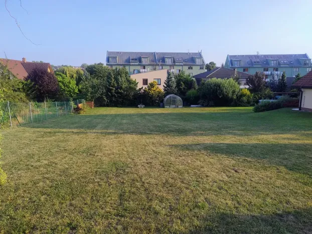 Prodej pozemku, Praha - Dolní Chabry, Pihelská, 800 m2
