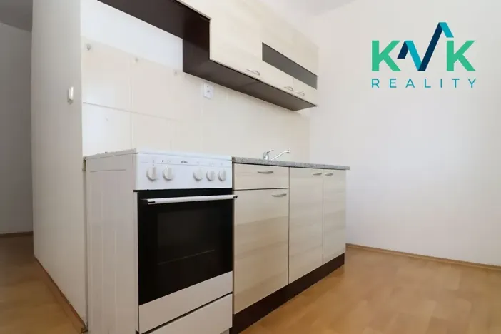 Prodej bytu 3+1, Karlovy Vary, Konečná, 82 m2